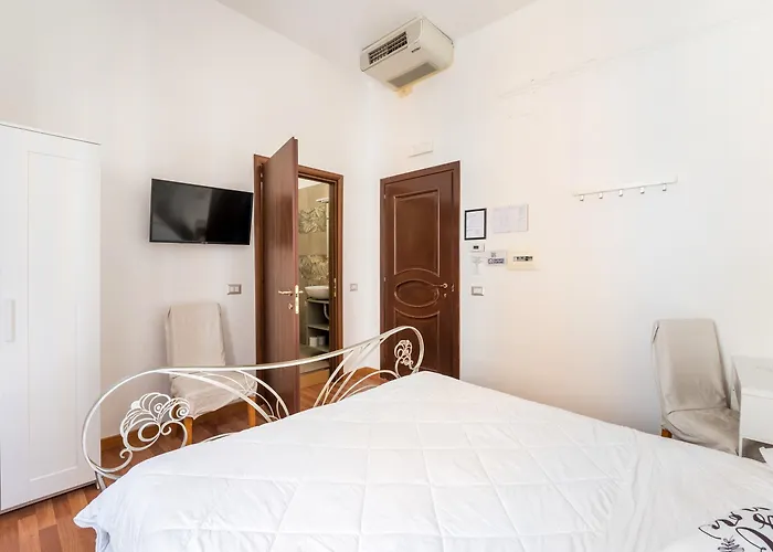 Casa de hóspedes Piramide 3*